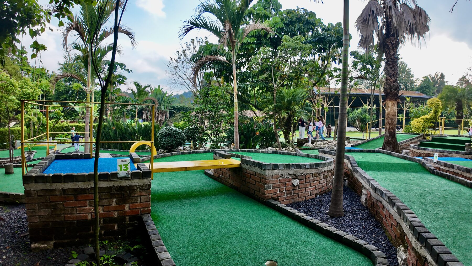 Recorrido completo del campo de minigolf